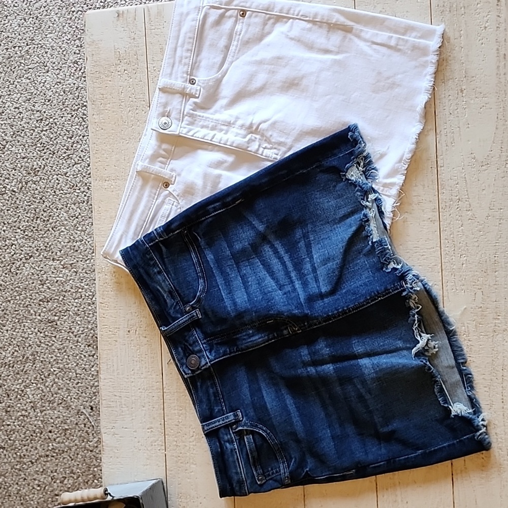 American Eagle mini skirts ladies size 10
